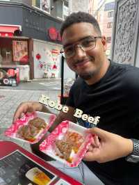 Eating my way through Osaka🍙🍱🍜🥟