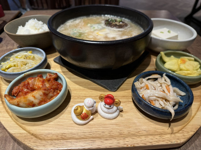高雄成功路上漢神百貨B3美食天地.（韓姜熙小廚房）是我的最愛餐點