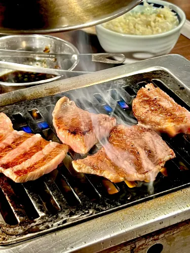 初めてA5和牛を食べました。口の中が軽やかになりました。坊屋上野