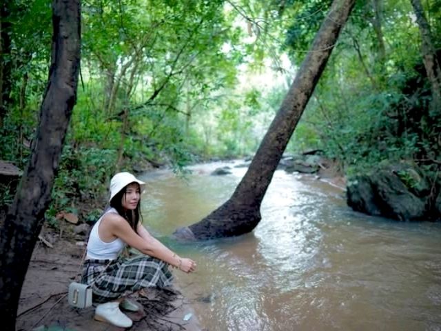 The Hidden Falls ในสวนลับศรีราชา
