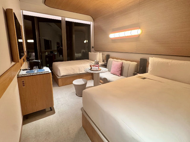 The Standard, Singapore: Unboxing the Hype! 🇸🇬🏨