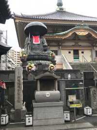 【東京　豊島区　巣鴨地蔵通り商店街ととげぬき地蔵尊高岩寺】