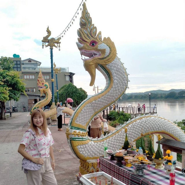 พาเที่ยวถนนคนเดินเชียงคาน