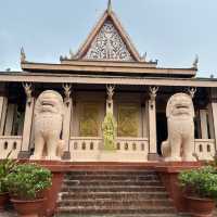 🌿 Wat Phnom: Where Phnom Penh’s Story Begins 🛕✨