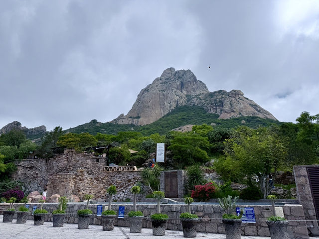 Hiking the largest monolith in Mexico | Peña de Bernal