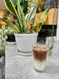 Le Blanc.Coffee & Space