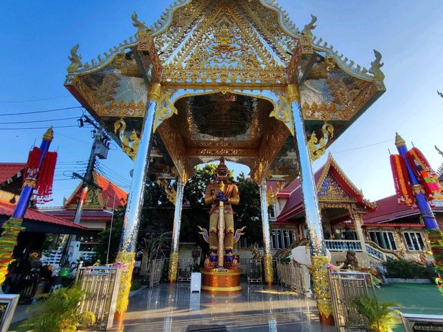 พามาสักการะ ท้าวเวสสุวรรณศักดิ์สิทธิ์เมืองแปดริ้ว