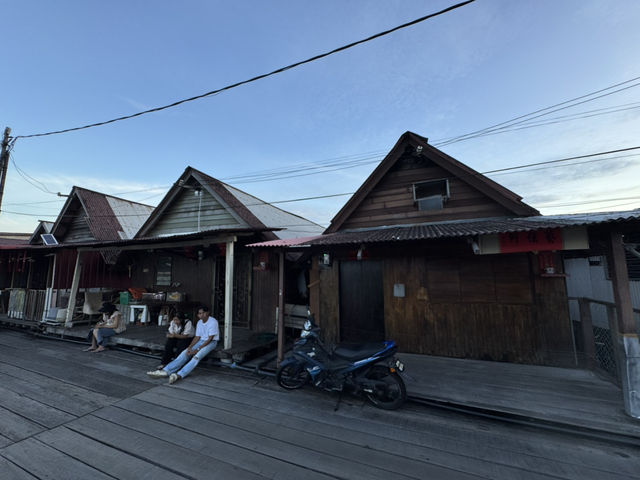 🌅 Golden Hour at Chew Jetty