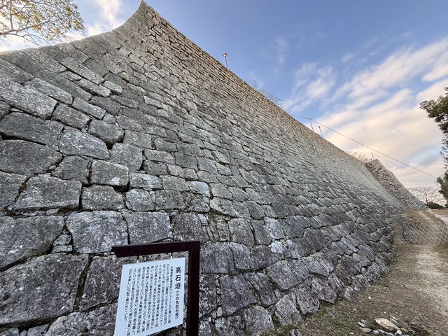 香川-丸龜城散策-三之丸北石垣 × 二之丸井戶：江戶建築技術與傳說井景交織的歷史遺構