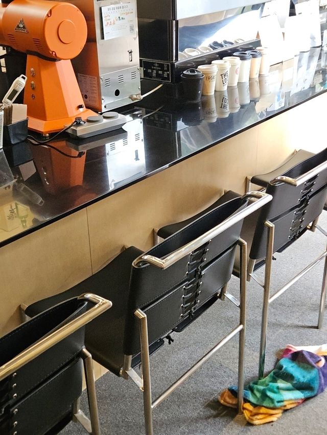 여행 느낌 물씬나는 제주 애월 카페☕☕
