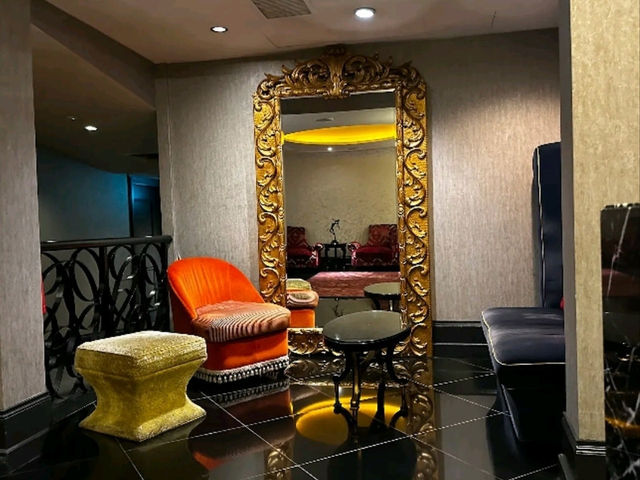 Bold, Glamorous & Boutique – A Romantic Hideaway at The Scarlet Singapore