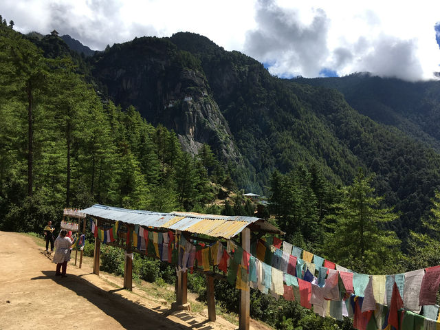 【タクツァン僧院｜Tiger’s Nest Monastery｜ブータン「断崖絶壁の聖なる絶景」】