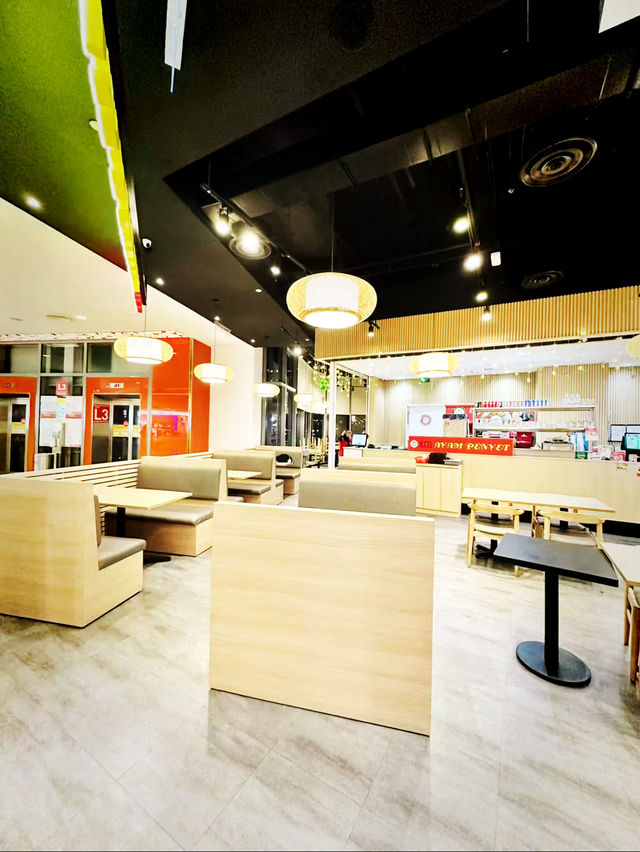 Crunch Time at Mr. Ayam Penyet, Sunway Velocity