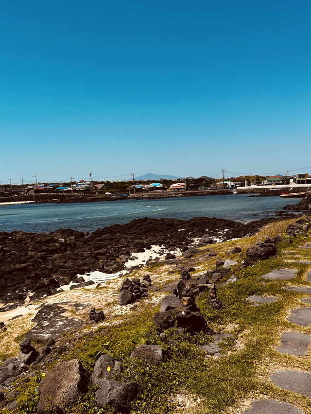 Accessible Seclusion for Tranquil Strolls