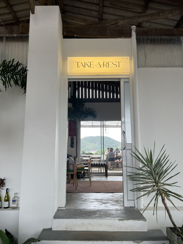 คาเฟ่ริมเล Take a Rest – พักใจที่แหลมสิงห์ จันทบุรี