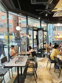 旺角人氣純黑型格咖啡店