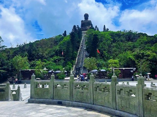  Ascend to Serenity at Tian Tan Buddha