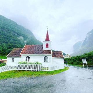 매력적인 강가 휴양지, 운드레달