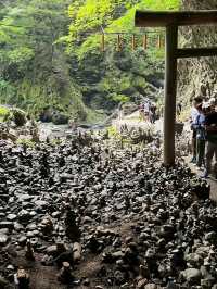 【宮崎】洞窟と石積み重ねの神秘「天安河原」