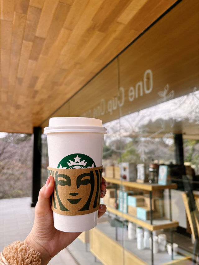 Starbucks in the Garden 🌿☕