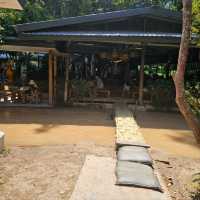 บ้านสวนกาแฟ ร้านอาหาร และกาแฟ ริมลำธาร
