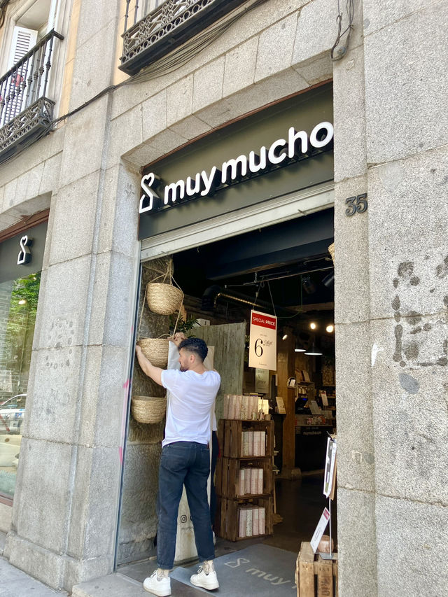 マドリードのショッピングストリートを歩く🇪🇸スペイン旅 マドリードのショッピングストリートを歩く🇪🇸スペイン旅