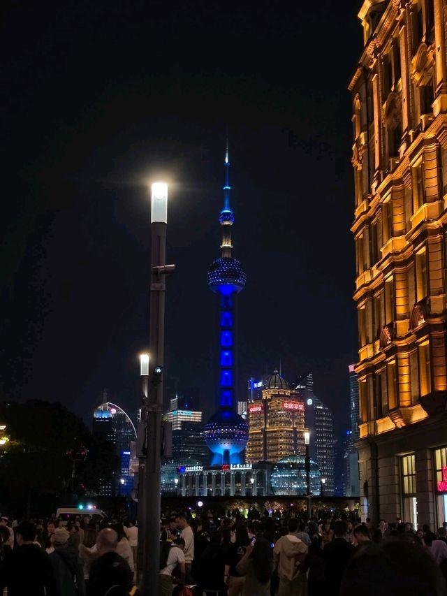 Shanghai’s Bund: The Ultimate Iconic Vibe 🏙️✨ Shanghai’s Bund: The Ultimate Iconic Vibe 🏙️✨