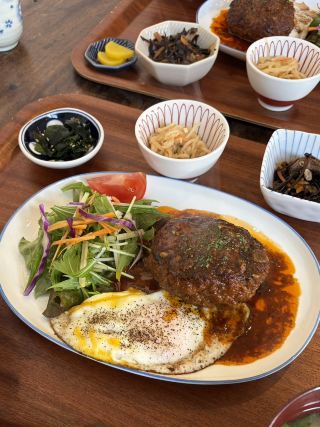 [Fukuoka Lunch] คาเฟ่ที่คุณสามารถเพลิดเพลินกับชุดอาหารแสนอร่อย