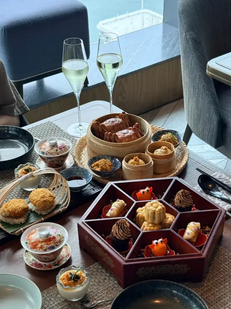✿9月必食大閘蟹主題下午茶 維港海景超加分!!✿