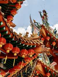 Bright details of Thean Hou Temple