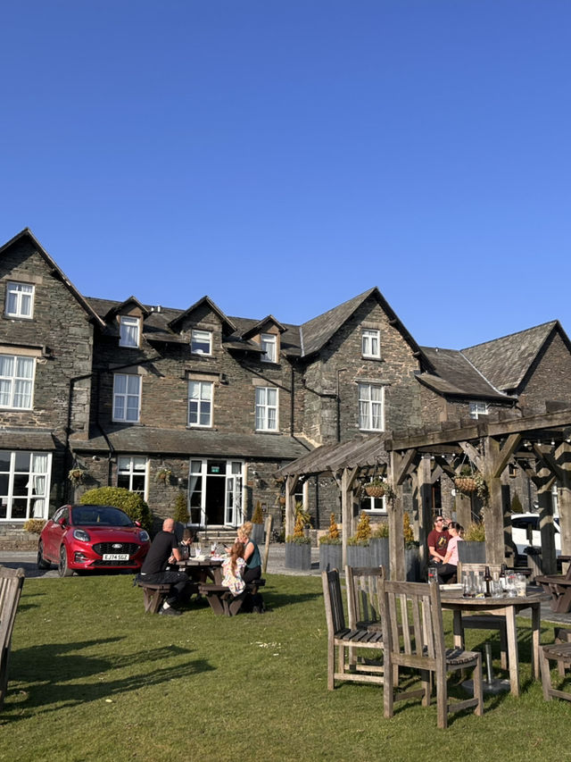 A pub by the lake