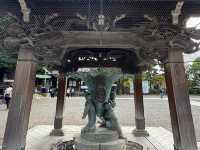 There are many attractions such as magnificent sculptures and gardens