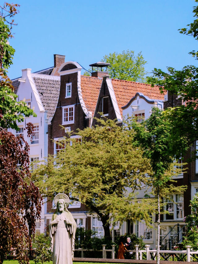 ☀️💸 Summer Budget Trip to Amsterdam — Explore the Canals Without Breaking the Bank!