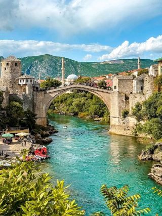 🌉 Mostar: A City of Bridges, History, and Timeless Beauty 🇧🇦✨