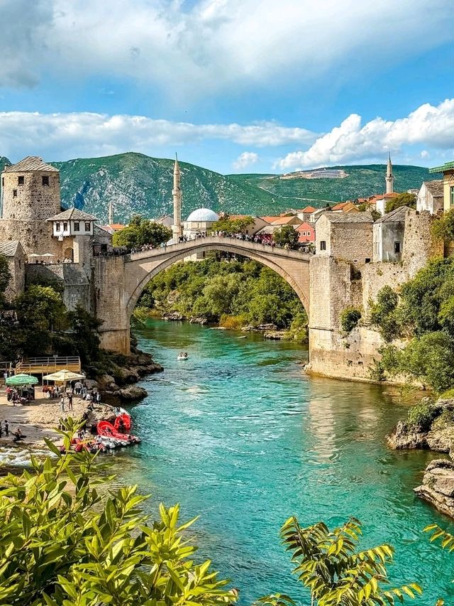 🌉 Mostar: A City of Bridges, History, and Timeless Beauty 🇧🇦✨