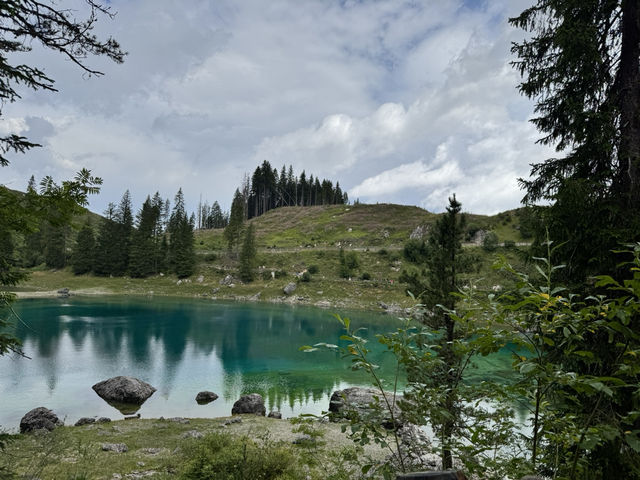 走訪多洛米蒂山最美麗的湖泊～雷扎湖 (Lake Carezza)