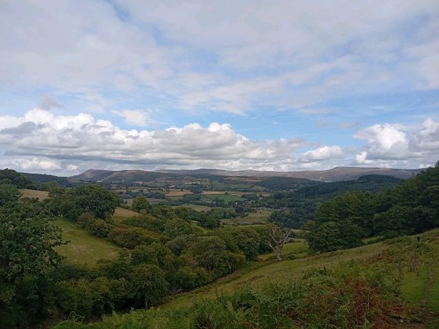 A walk to the summit of Tor y Foel starting in Talybont on Usk