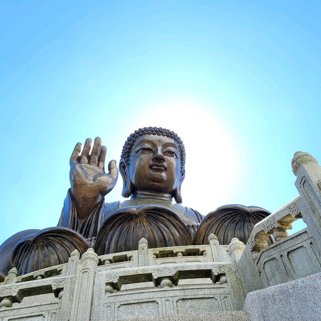 🌟 Discover the Majesty of the Big Buddha in Hong Kong! 🇭🇰🧘‍♂️