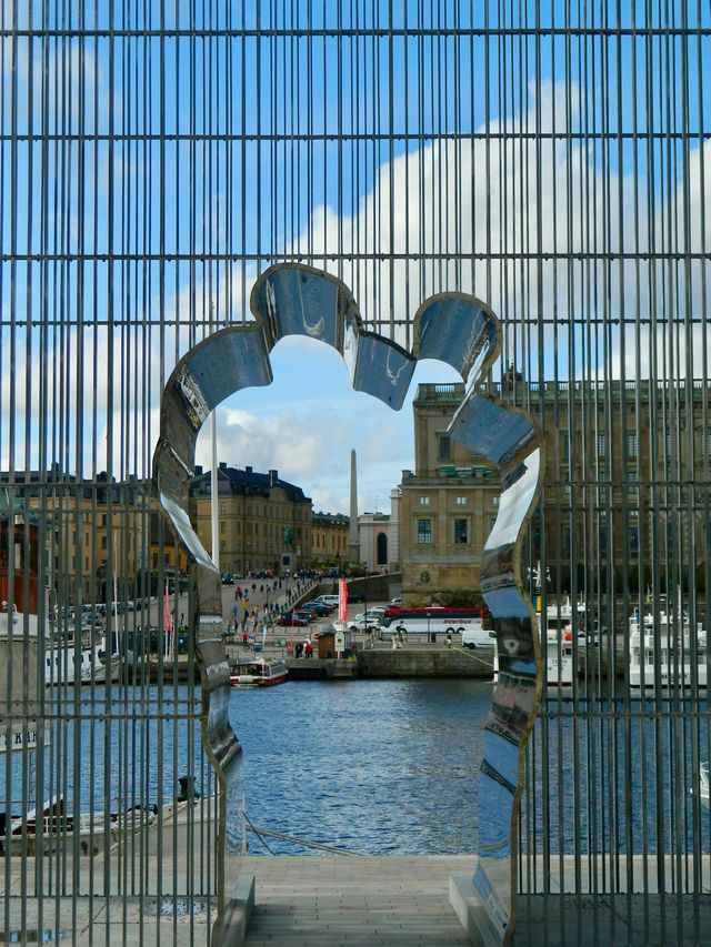 🌴🎶 Weekend Getaway in Marseille: Hidden Corners  🌙🍷