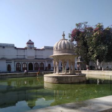 สวนเพื่อน