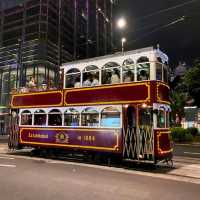 乘六代山頂纜車 賞百萬維港夜景