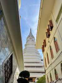 Wat Paknam Bhasicharoen Temple