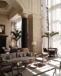 Elegance Redefined: Ritz-Carlton Coconut Grove's Stunning Lobby Lounge 🌟