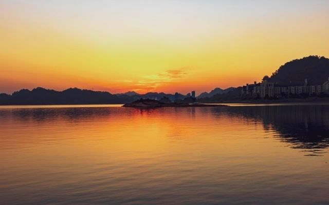 千島湖日落：致雅酒店、天屿山、上江埠大橋，不同角度的美