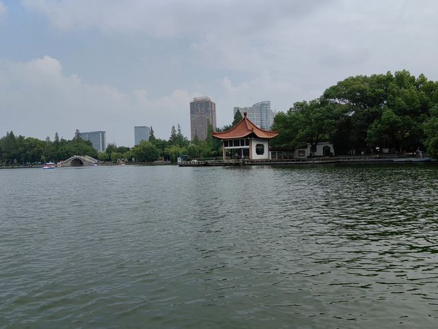 芜湖鏡湖公園丨鑲嵌在芜湖大地上的一顆璀璨的明珠