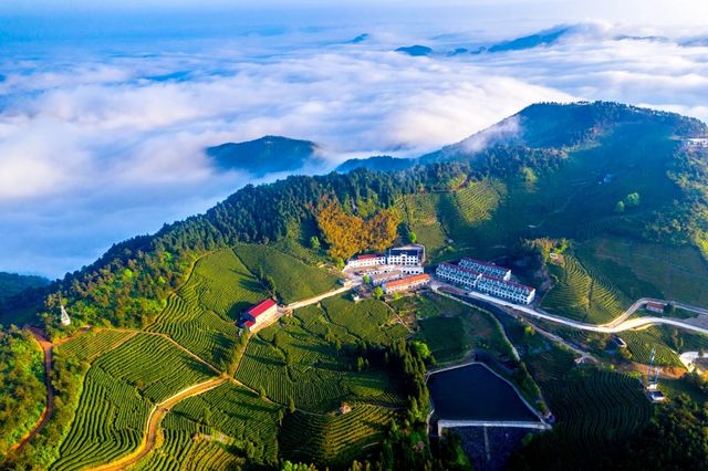 你是一名小眾目的地的寧海，欣賞美景 遊古村 泡溫泉 吃美食，超嗨！