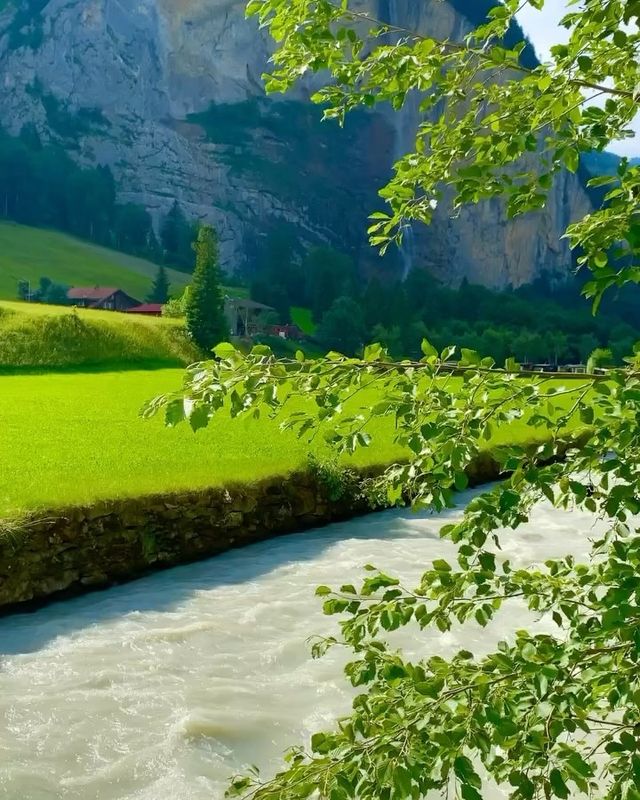 Tranquil Waters: Discovering the Serene Countryside Rivers of Switzerland 🏞️