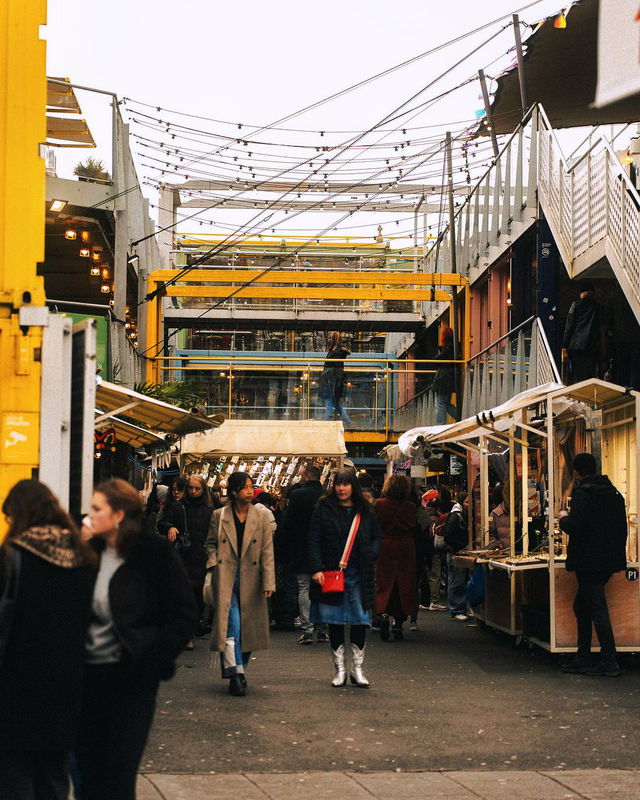 Chic Vibes at Camden Market 🌈✨