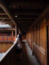 福建百年土樓一池錦鯉、現實版大魚海棠