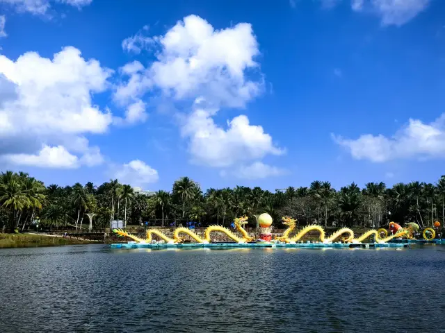 Hainan Wenchang Coconut Grand View Garden is a leisure and entertainment destination suitable for all ages